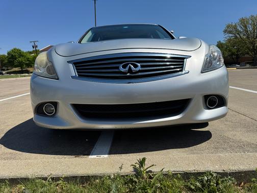 Silver 2010 INFINITI G37 Journey