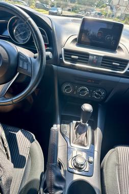 2015 Mazda Mazda3 i Touring