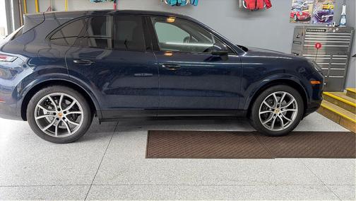 Blue 2024 Porsche Cayenne Cayenne
