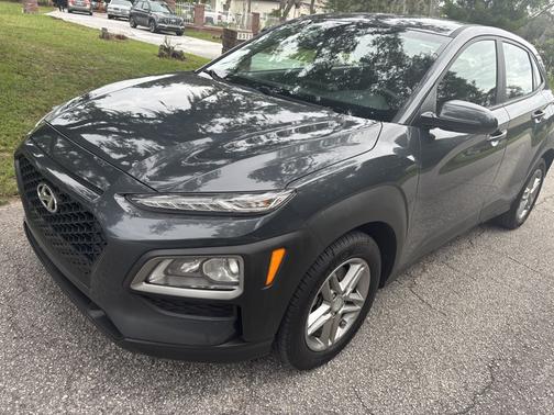 Gray 2020 Hyundai KONA SE