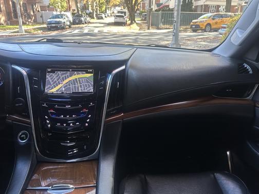 2016 Cadillac Escalade ESV Luxury