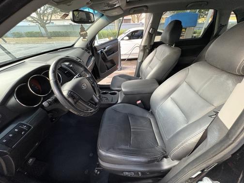 Black 2011 Kia Sorento SX