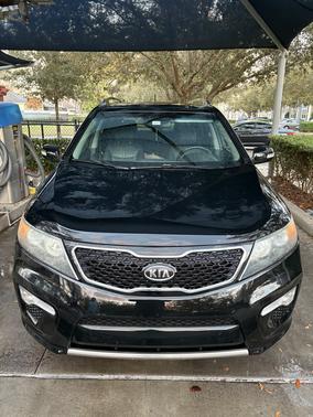 Black 2011 Kia Sorento SX