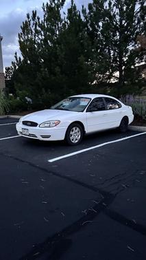 2004 Ford Taurus LX