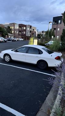 2004 Ford Taurus LX