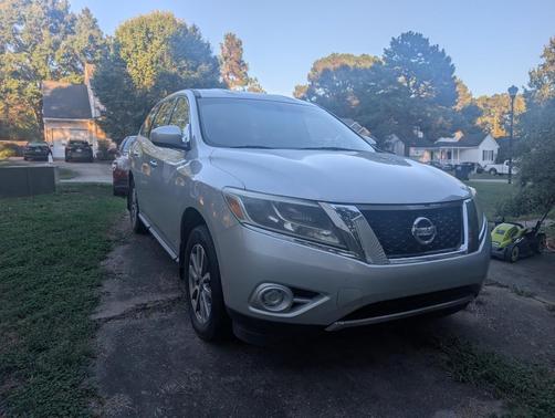 Silver 2013 Nissan Pathfinder S