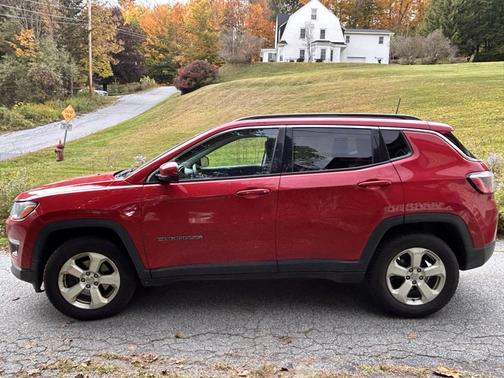 Red 2019 Jeep Compass Latitude