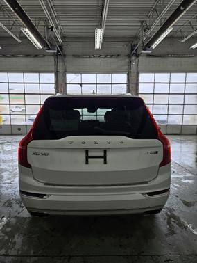 White 2018 Volvo XC90 T6 Inscription
