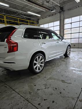 White 2018 Volvo XC90 T6 Inscription