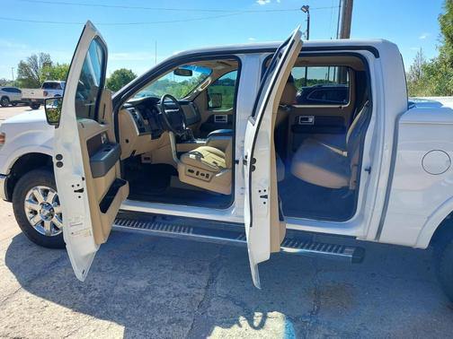 White 2014 Ford F-150 Lariat