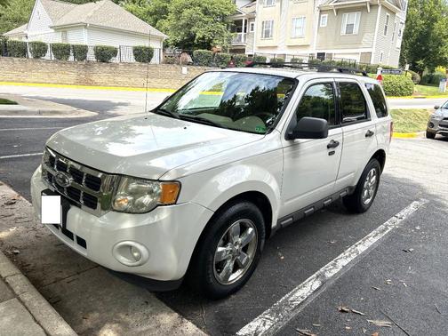 White 2010 Ford Escape XLT
