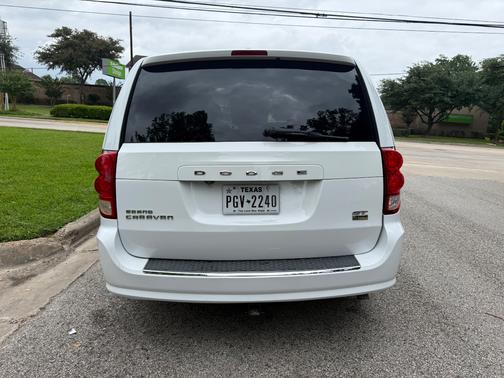 White 2019 Dodge Grand Caravan GT