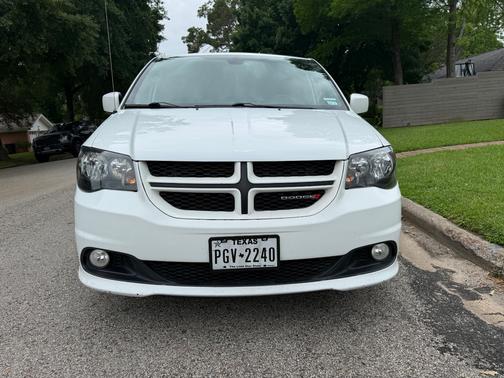 White 2019 Dodge Grand Caravan GT