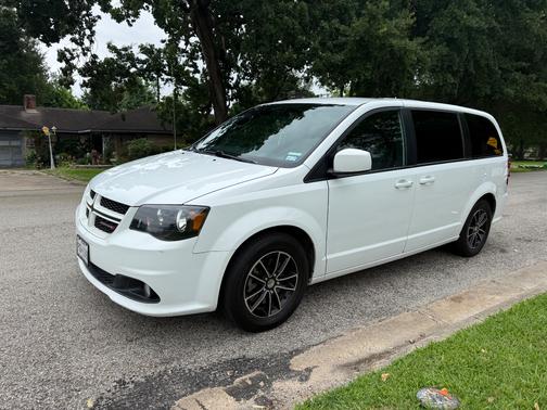 White 2019 Dodge Grand Caravan GT
