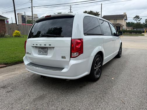 White 2019 Dodge Grand Caravan GT