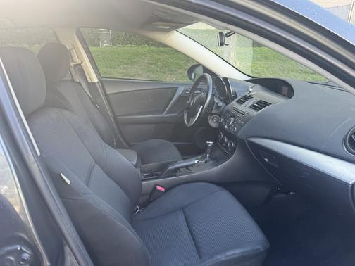 2013 Mazda Mazda3 i Touring