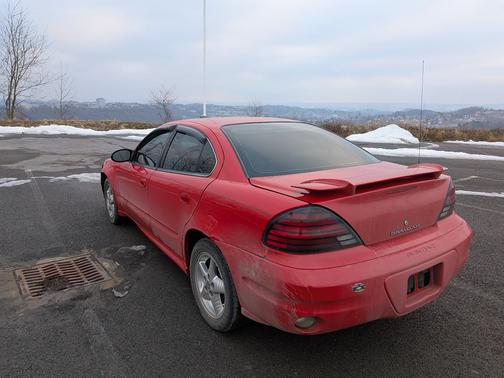 2004 Pontiac Grand Am SE 1
