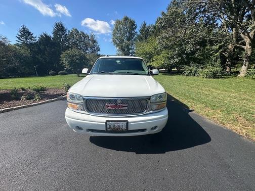 2004 GMC Yukon Denali