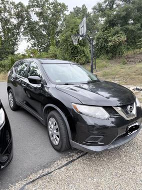 Black 2016 Nissan Rogue S