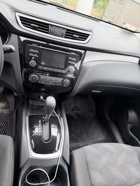 Black 2016 Nissan Rogue S