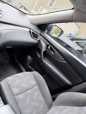 Black 2016 Nissan Rogue S