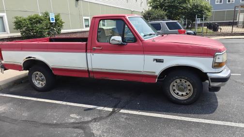 Red 1995 Ford F-150 XL