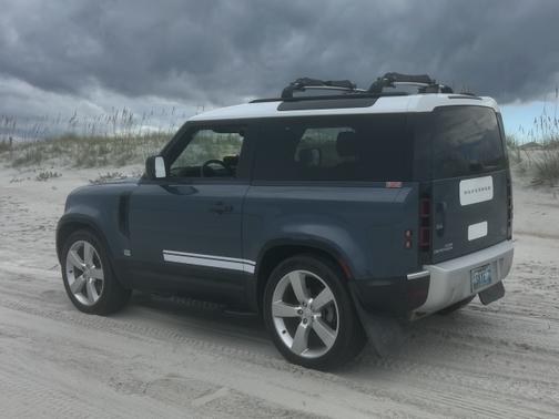 2023 Land Rover Defender S