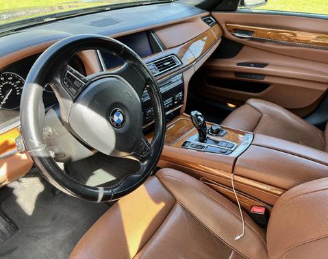 2013 BMW 750 i