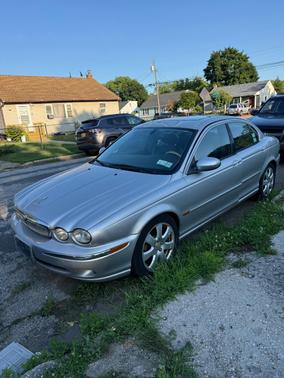 Gray 2005 Jaguar X-Type 3