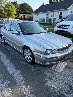 Gray 2005 Jaguar X-Type 3