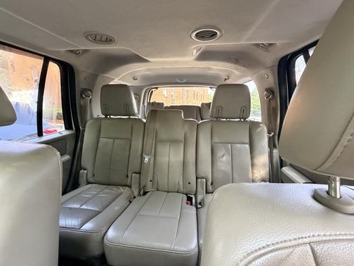 White 2014 Ford Expedition Limited