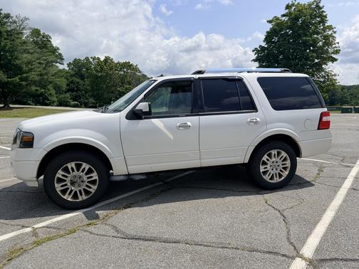 White 2014 Ford Expedition Limited