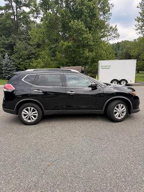 Black 2015 Nissan Rogue SV