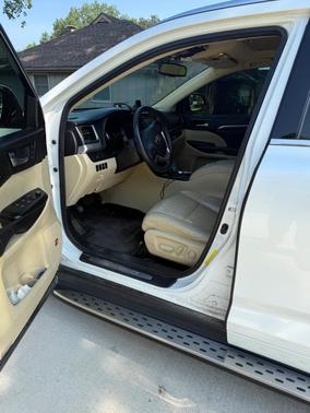 White 2016 Toyota Highlander Limited
