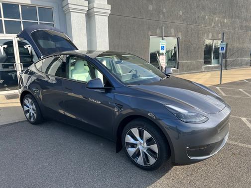 2023 Tesla Model Y AWD
