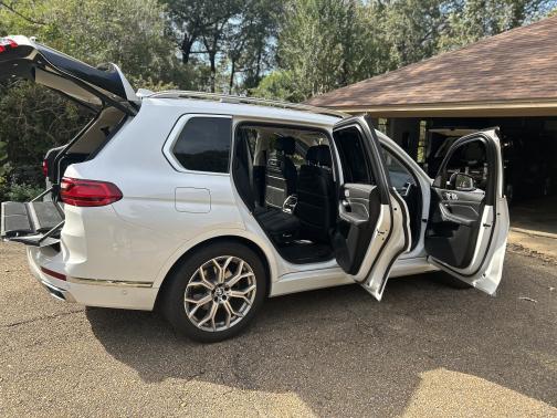 2022 BMW X7 xDrive40i
