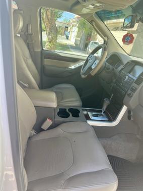 2010 Nissan Pathfinder LE