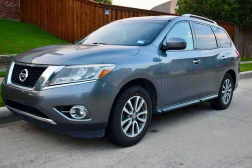 Gray 2016 Nissan Pathfinder SV
