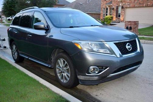 Gray 2016 Nissan Pathfinder SV
