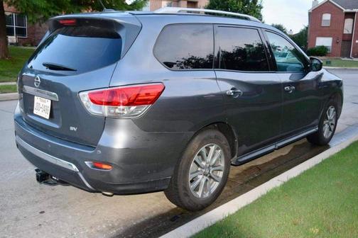 Gray 2016 Nissan Pathfinder SV