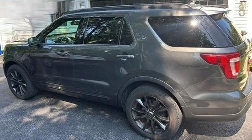 Gray 2018 Ford Explorer XLT