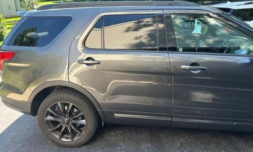 Gray 2018 Ford Explorer XLT