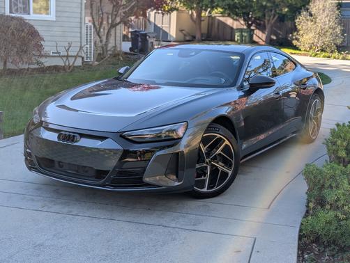 2023 Audi RS e-tron GT Base