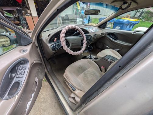 1999 Ford Taurus SE