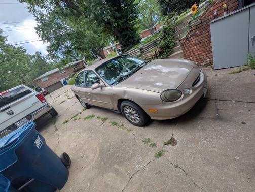 1999 Ford Taurus SE