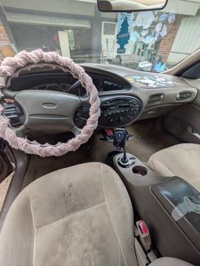 1999 Ford Taurus SE