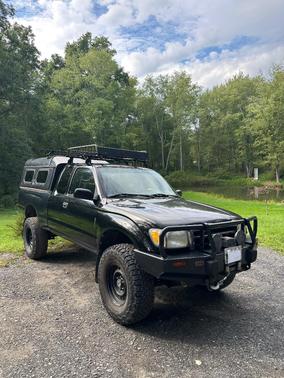 Black 1999 Toyota Tacoma Xtracab