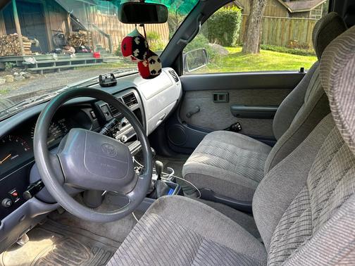 Black 1999 Toyota Tacoma Xtracab