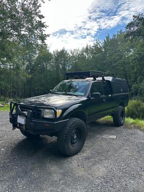 Black 1999 Toyota Tacoma Xtracab