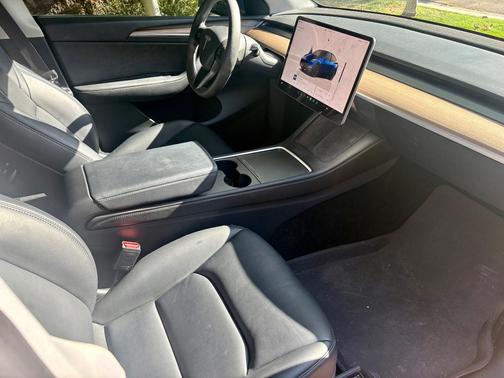 Blue 2023 Tesla Model Y Long Range